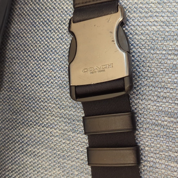 Coach Track Belt Bag in Leather and Signature Canvas - Picture 5 of 8